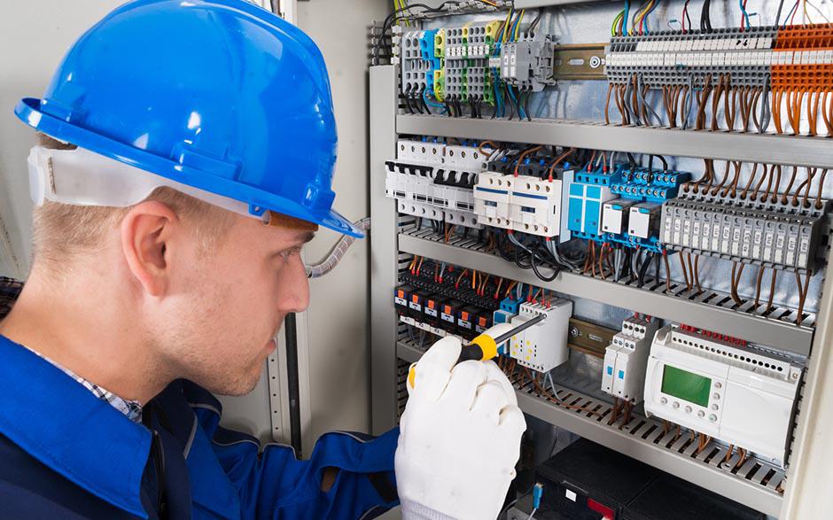 électricien dans le bâtiment Paris 10